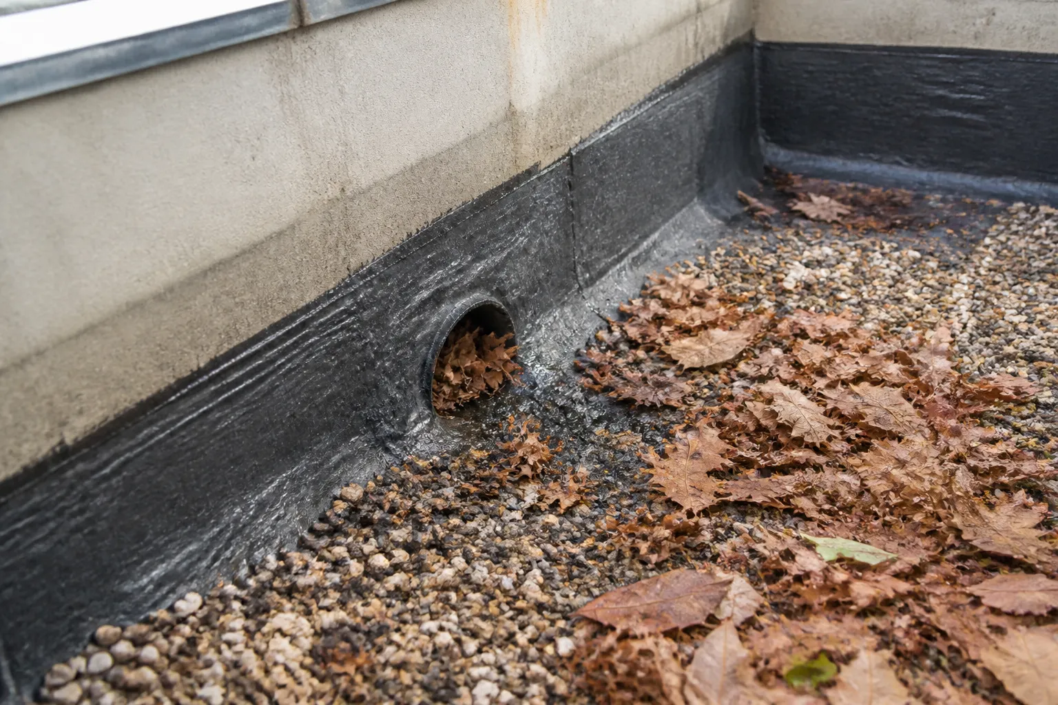 Relevé d'étanchéité et évacuation d'une terrasse d'immeuble