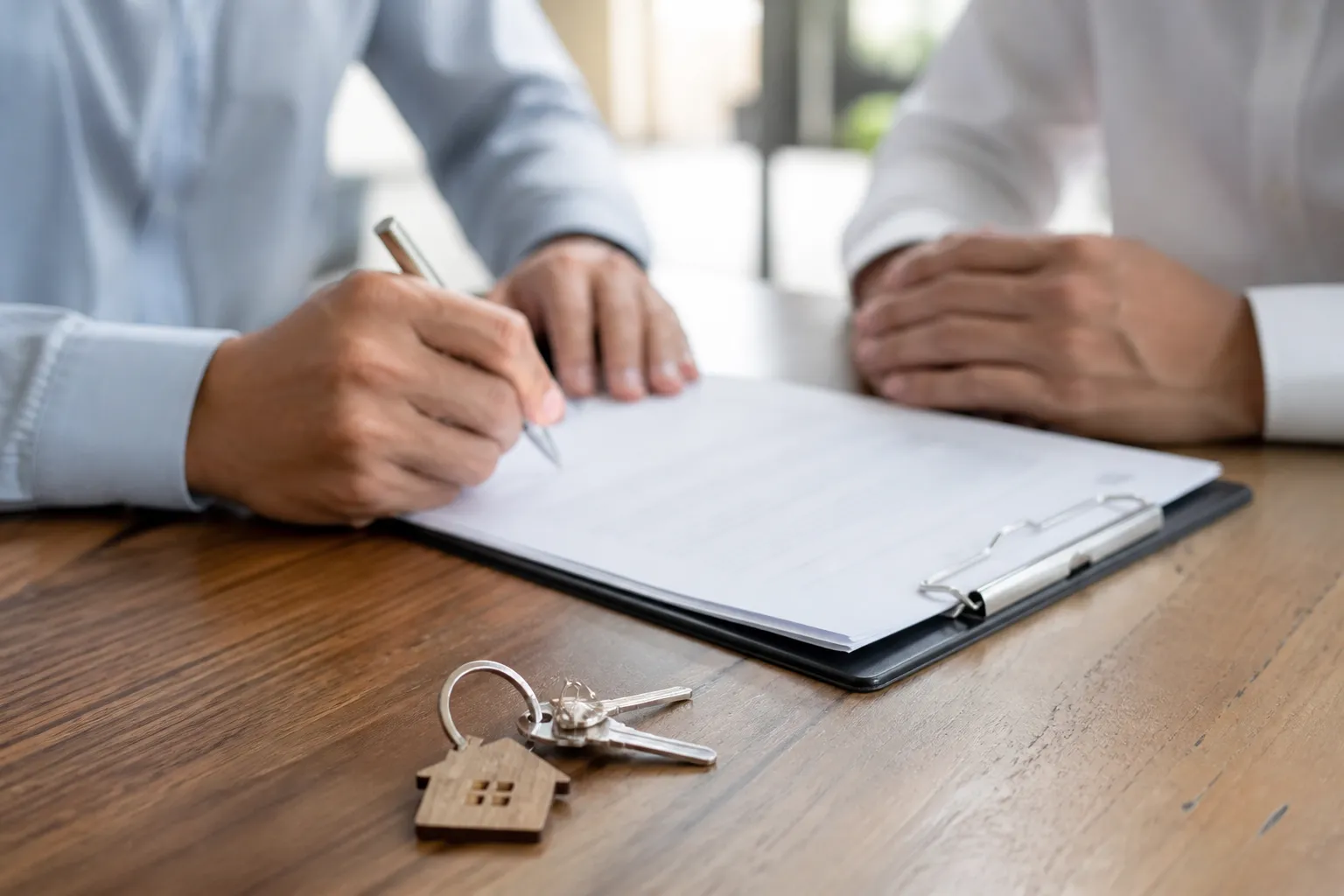 Signature d'un compromis de vente immobilière