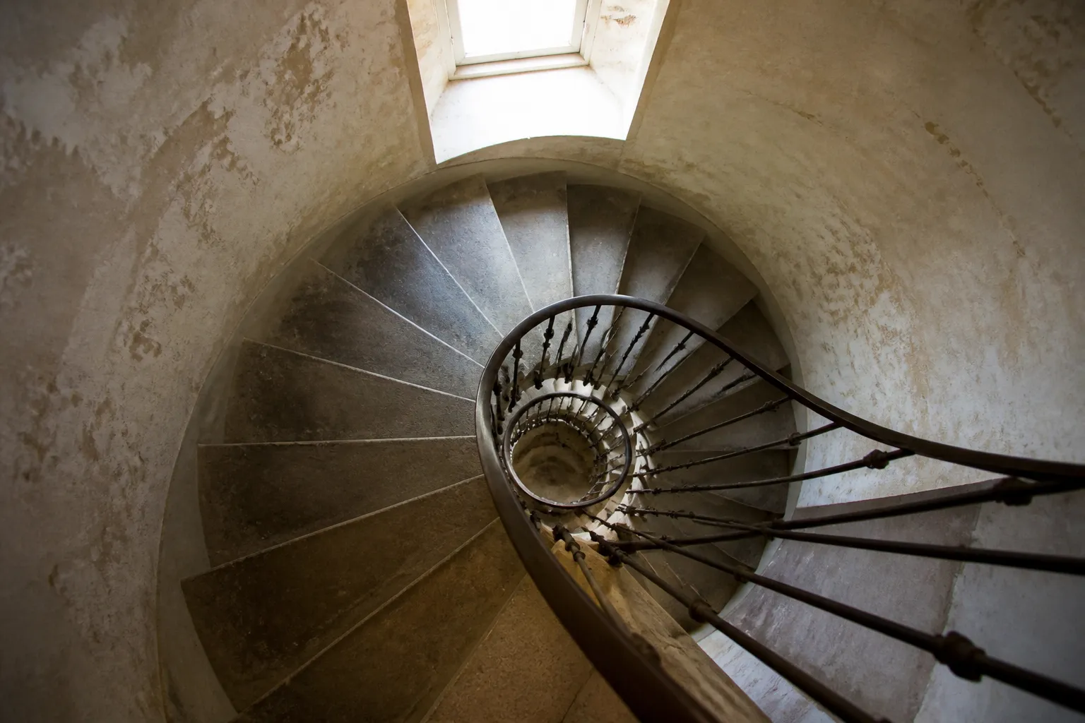 Cage d’escalier d’un immeuble ancien