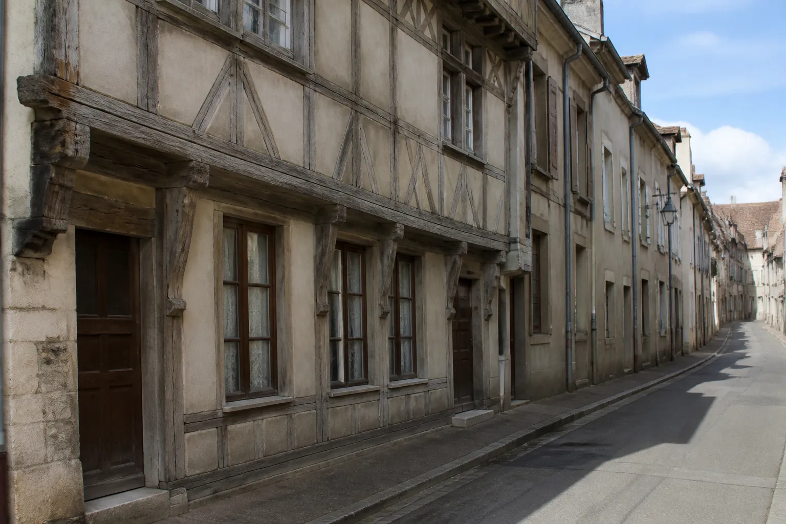 Maison à pans de bois avec enduit ancien