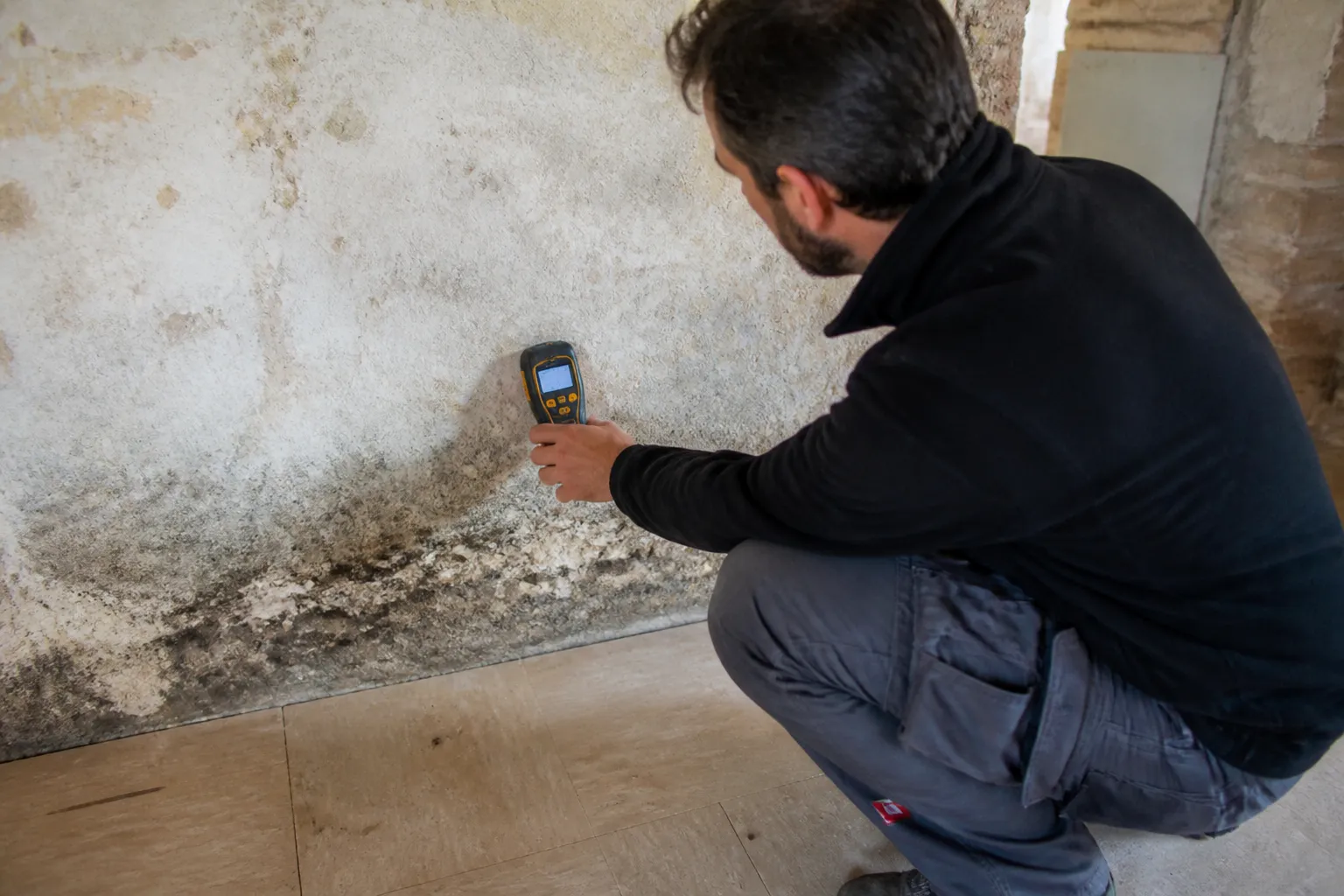 Mesure de l’humidité d’un mur en rez-de-chaussée
