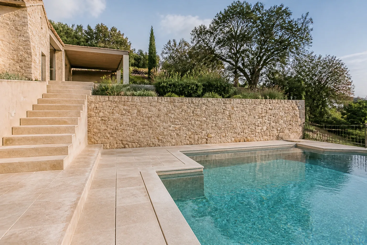 Piscine et annexes : autorisations et déclarations